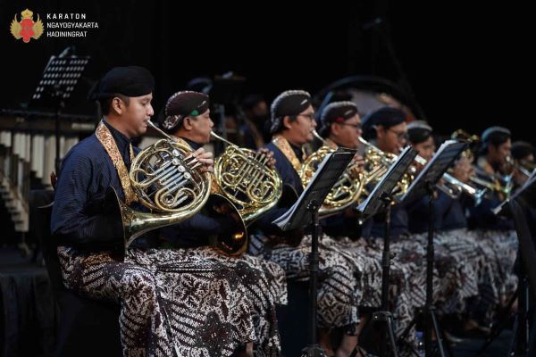 Ki Narto Sabdo Sepanggung dengan Johann Sebastian Bach