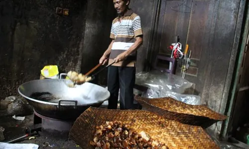 Harga Minyak Goreng Mahal, Produsen Rambak Klaten Hanya Bisa Bertahan