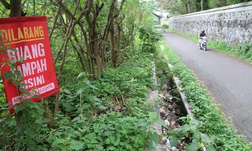 Kumuh! Banyak Pembuangan Sampah Liar Bertebaran di Klaten