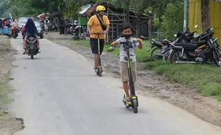 Naik Skuter Listrik Keliling Rawa Jombor Klaten, Segini Tarifnya