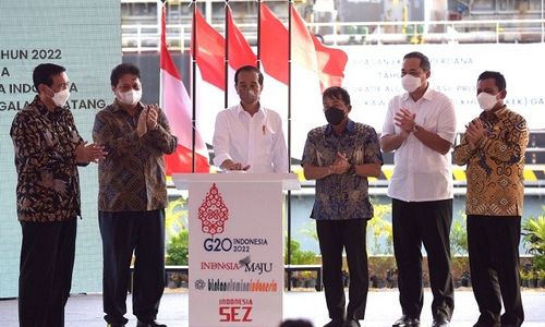 Presiden Jokowi Lepas Ekspor Perdana Smelter Grade Alumina 21.001 Ton