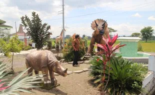 Ingin Tampil Beda, Desa Ngabeyan Klaten Dihuni Banyak Patung Hewan