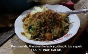 Cita Rasa Klasik, Lezatnya Bakmi Goreng Bu Marinah di Rel Sangkrah Solo