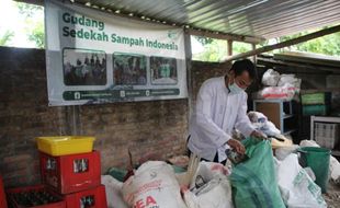 Berawal dari Nongkrong, Anak Muda Jomboran Klaten Bikin Sedekah Sampah