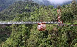 Belum Diresmikan, Jembatan Gantung Girpasang Sedot Ribuan Pengunjung