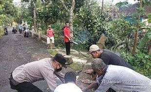 Angin Kencang Terjang Kemalang Klaten, Pohon Durian Timpa Rumah Warga