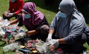 Mantap! Astra Ubah 517 Ton Sampah Plastik Jadi Solar