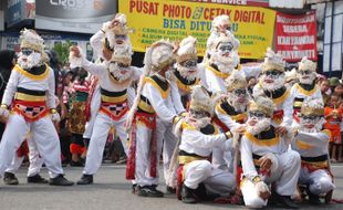 Eksistensi Kesenian Kethek Ogleng dan Badutan Mulai Punah Di Wonogiri