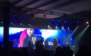 Tulus Bernyanyi, Penonton Tirtonadi Solo Bergembira