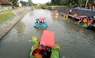 Asyik, Ada Wahana Becak Air di Kanoman Ngemplak Boyolali