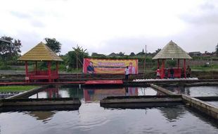 Puan Minta Backdrop Selamat Datang di Kolam Ikan Nganjat Klaten Dicopot