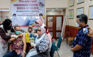 Hari Perdana Vaksin Booster di Sragen, Pensiunan ASN Jadi Sasaran