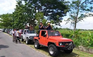 Asyiknya Keliling Desa Pasung, dari Naik Jip hingga Petik Buah Sendiri