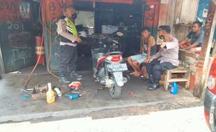 Datangi Bengkel, Kapolsek Jatipurno Minta Aksesoris Motor Harus Standar