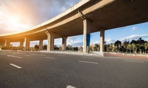 Cerpen Menunggu Rustam di Bawah Jalan Layang