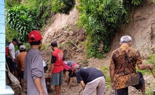 Bencana Longsor dan Tanah Gerak Rusak Rumah Warga Sambirejo Sragen