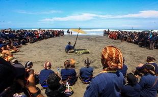 Misteri Gerbang Istana Ratu Kidul di Pantai Parangkusumo Jogja