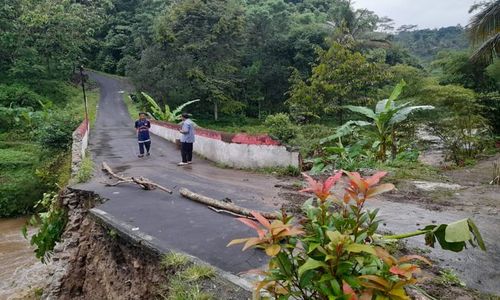 Jembatan Pagerjurang Jatiyoso Hanya Boleh Dilewati Mobil Warga Setempat