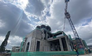 Dikunjungi Perwakilan UEA, Begini Penampakan Masjid Sheikh Zayed Solo