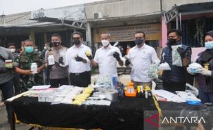 Bareskrim Bongkar Pabrik Obat Keras Ilegal di Bogor