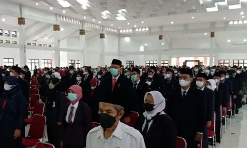 Bupati Sragen Lantik 320 Kepala Sekolah, Ada yang Tolak Dimutasi