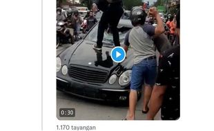 Viral Video Mobil Mercy di Bantul Dirusak Massa, Ini Kronologinya