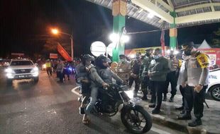 Malam Tahun Baru di Parangtritis, Ramai Pengunjung Tapi Sepi Pembeli