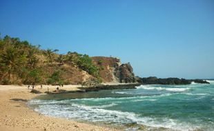 Ini Alasan Ombak Pantai Jogja Ganas & Mematikan