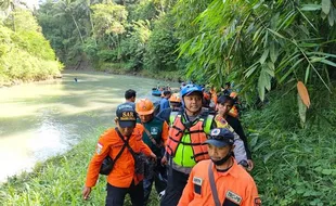 Belajar di Luar Ruangan, 2 Santri Ponpes Magelang Hanyut di Sungai Elo