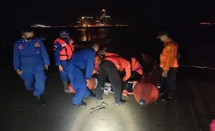 Perahu Terbalik di Pantai Menganti, 2 Pemancing Tenggelam