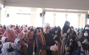 Datangi Ogan Ilir, Yusuf Mansur Wisuda 715 Santri Penghafal Alquran