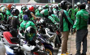 Driver Ojek & Taksi Online di Semarang Parkir Sembarangan, Ini Langkah Dishub