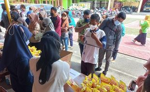 Warga Lega, Ada Minyak Goreng di Bazar Polres Grobogan dan Disperindag