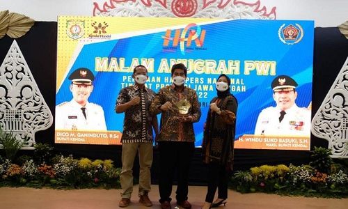 Mendukung Kegiatan UKW Jateng, PT Semen Gresik Raih Special Award