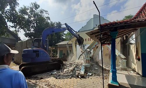 Pasutri di Ponorogo Sepakat Bongkar Rumah Setelah Bercerai