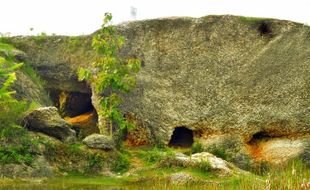 Gua Sentono, Gua Buatan dari Batu Alam di Blora