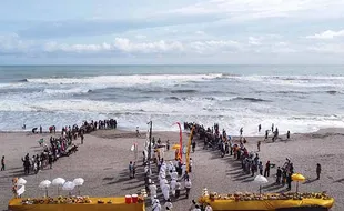 Digelar Secara Terbatas, Foto-Foto Upacara Melasti di Bantul Yogyakarta