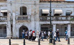 Pemandu Wisata Susuri Bangunan Jejak Sejarah Industri Kota Tua Semarang