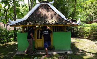 Pengantin Baru di Dukuh Kutukan Sragen Wajib Keliling Makam Ini 3 Kali