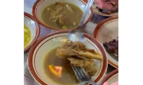 Murah! Makan Tongseng Rp5.000 di Karanganyar Sambil Sedekah, Mau?