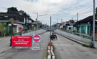 Ditutup 2 Pekan, Foto-Foto Hari Pertama Penutupan Underpass Makamhaji