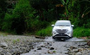 Beragam Fitur Daihatsu Terios Ini Bikin Berkendara Makin Asyik