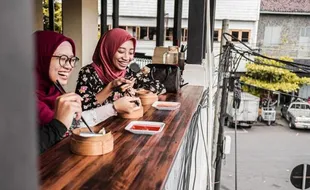 Makan Dimsum Sambil Lihat Kota, di Lantai II Pasar Gede Solo Tempatnya