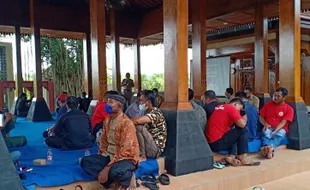 Warga di Gunung Kemukus Akui Pernah Ngepruk Tarif Parkir