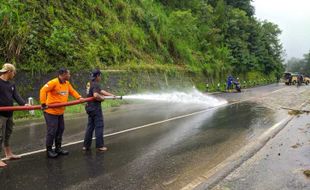 Jalan Tembus Tawangmangu-Sarangan Kembali Dibuka, Tetap Hati-hati Lur!