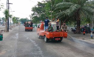 Pemkab Karanganyar Kembali Hujani Ruang Publik dengan Disinfektan