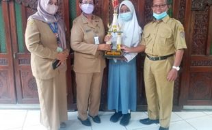 Siswa SMK Bhakti Karya Karanganyar Juarai Lomba Asisten Keperawatan