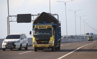 Cek Lur! Larangan Truk Melintas di Tol Semarang-Batang Diperpanjang