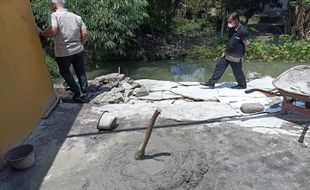 Fondasi Tergerus Arus Sungai, 3 Bangunan di Borongan Klaten Ambrol