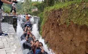 Libur Nyepi, Pengunjung Banjiri Wisata Alam Kemuning Karanganyar 